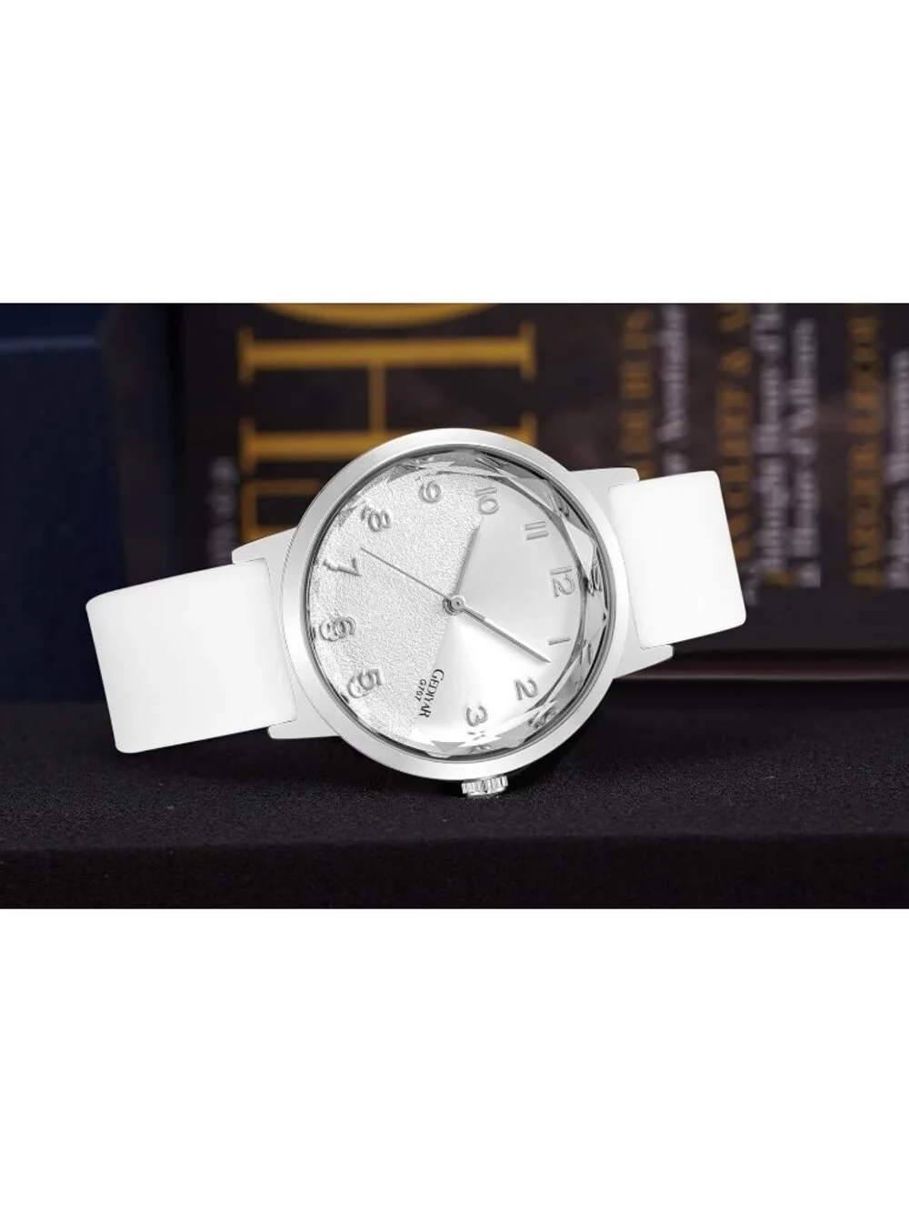 Women's White Analog Quartz Silicone Timepiece Waterproof Casual Wrist Watch